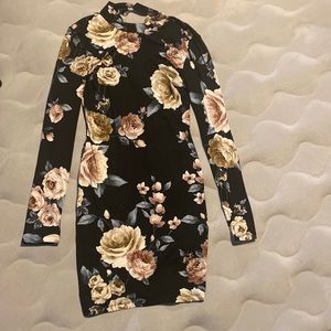 Medium dress , new